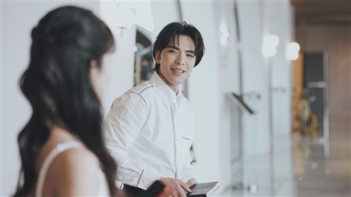 A-Lin合體蕭敬騰！驚喜公布「全新身分」