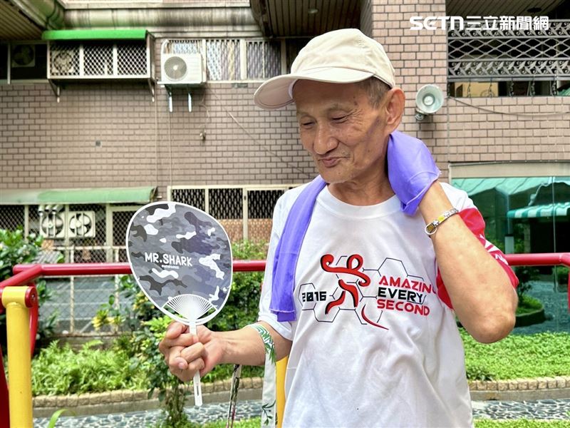天氣炎熱，弱勢族群長輩是熱傷害的高危險群。(圖／弘道老人福利基金會提供)