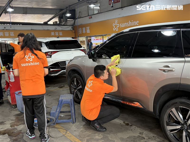 陽光基金會附設陽光汽車美容中心成立33年以來,已協助逾500位身障者進行職業訓練與就業協助。(圖/記者簡浩正攝影)