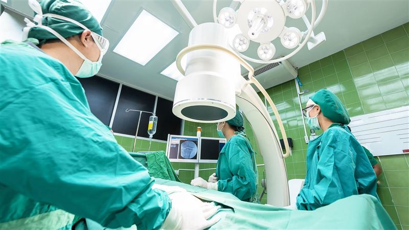 在宅醫療大步走!3壽險搶推急症保單