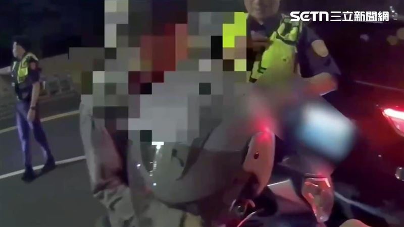 北市許男毒駕騎車載送女友遇警方路檢點遭活逮。（圖／翻攝畫面）