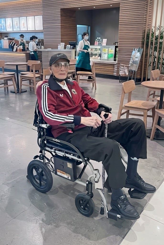 網路上卻接連出現大量關於謝賢身後事的各種揣測與傳言,引發經紀公司的高度重視與不滿。(圖/翻攝自微博)