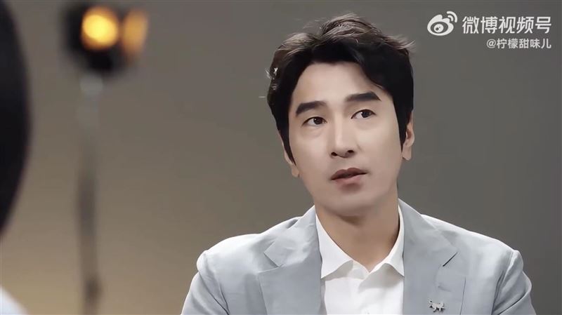 41歲男星趙又廷近日接受中媒專訪,震撼揭露中國影視圈面臨慘烈寒冬,不僅工作機會大幅縮水,他更直言「電影已經沒了吧」,感嘆電影正逐漸邊緣化。(圖/翻攝自微博)