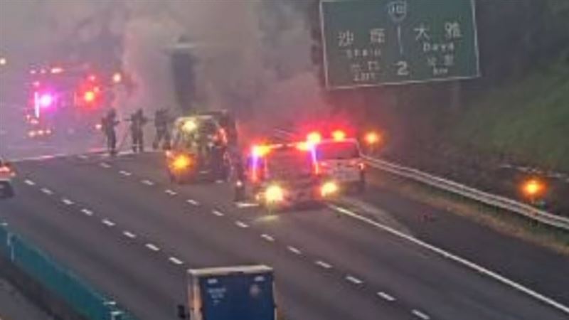 小客車駕駛未及時逃生被燒死,詳細事故原因,仍待釐清。(圖/翻攝自高公局官網)