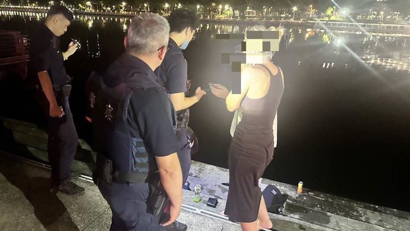 愛河驚傳有人落水…他自覺事態嚴重游上岸