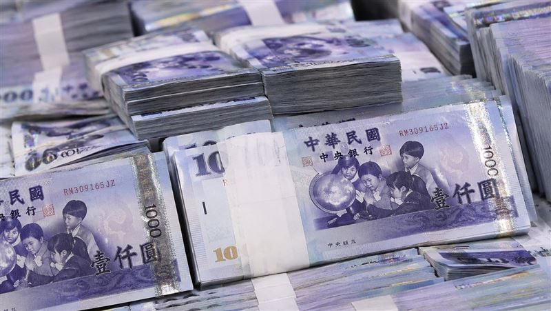將來銀行推超殺方案!活存無上限給1.6%