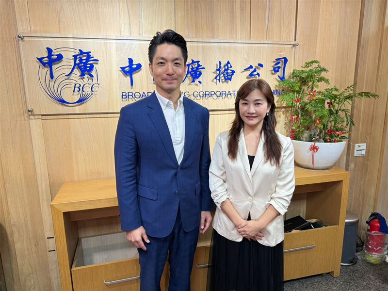 蔣萬安接受廣播節目《千秋萬世》主持人王淺秋專訪(圖/《千秋萬世》提供)