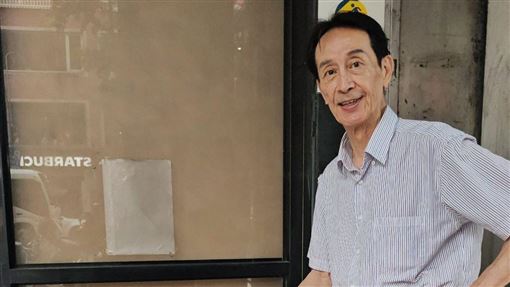 72歲大咖男星街頭暴瘦擺攤　驚人近況曝光