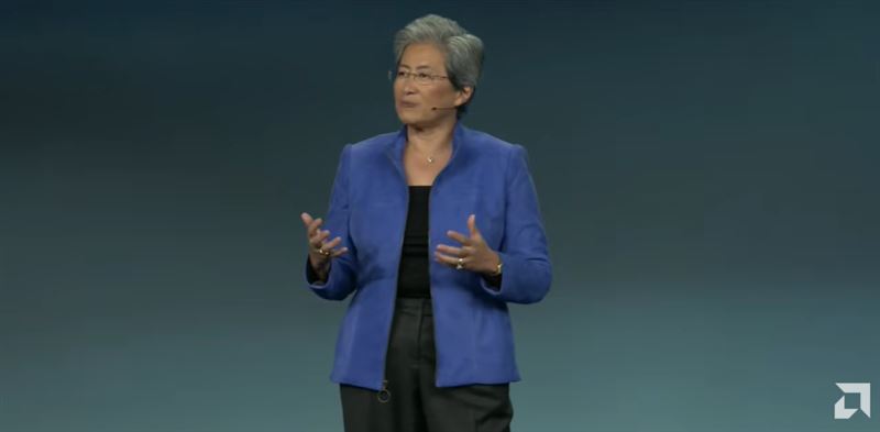 美國IC設計大廠超微(AMD)在年度盛會「Advancing AI」上,由執行長蘇姿丰親自宣布,首款「Helios」(名稱取自希臘神話的太陽神)機架級AI解決方案已正式進入全面量產,效能直接對打輝達(NVIDIA)新一代機櫃系統,會場背板同步曝光多達14家台灣供應鏈廠商,立刻成為市場焦點。 (圖/翻攝自AMD Youtube頻道)