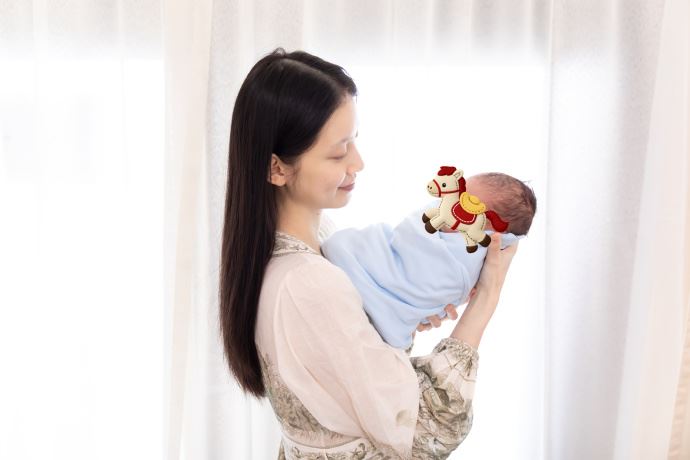 28歲中國女星孫伊涵，今（24）日無預警宣布升格當媽！（圖／翻攝自微博）