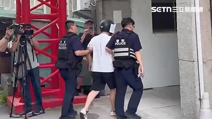 饒姓男子7月間前往某商辦開槍,隨後前往苗栗警局投案被送辦。(圖/翻攝畫面)