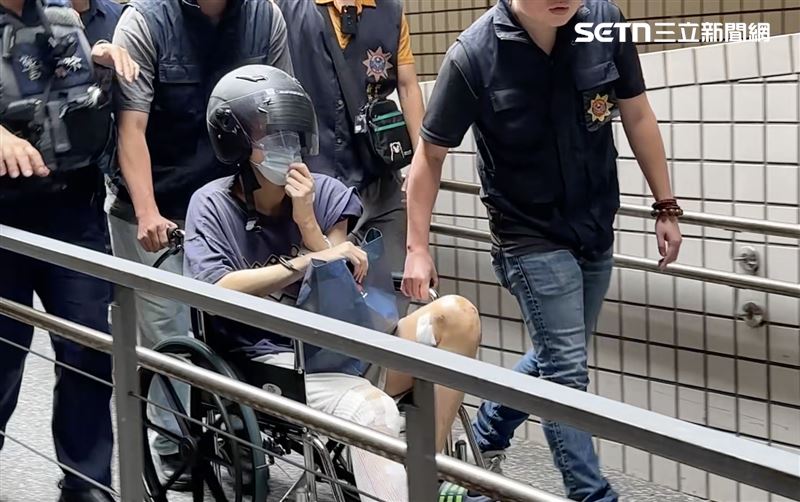 林男複訊後檢方聲押禁見，法院准押但不禁見。（圖／記者羅欣怡攝影）