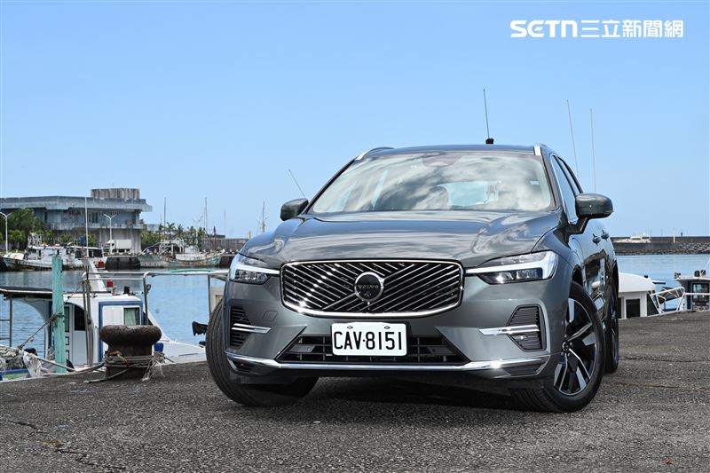 Volvo XC60 Ultra T8插電式油電休旅。(圖/記者鍾釗榛攝影)