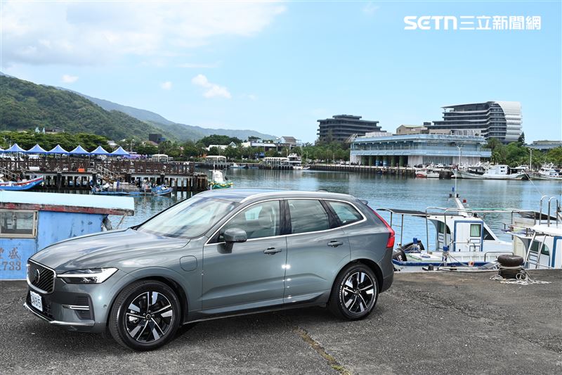 Volvo XC60 Ultra T8是一輛兼顧豪華、科技、安全與舒適,同時又能滿足家庭與日常通勤需求的歐系SUV。(圖/記者鍾釗榛攝影)