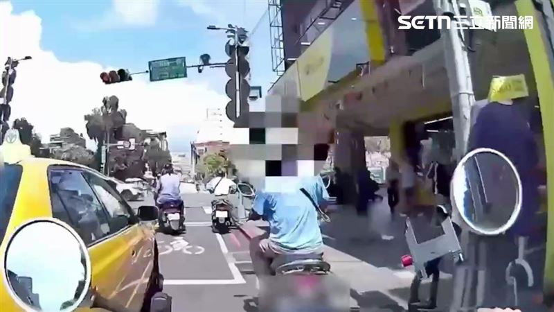 北市曾男毒駕騎車行經廣州街時遭警盤查逮捕。（圖／翻攝畫面）