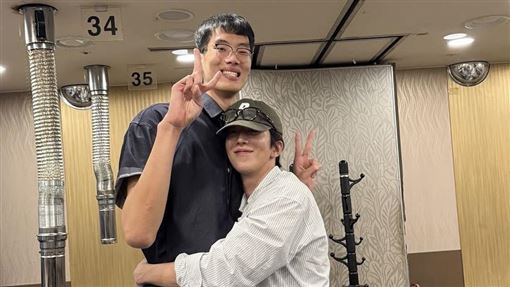 鬼謎東宮白髮鬼現身　南柱赫秒小鳥依人