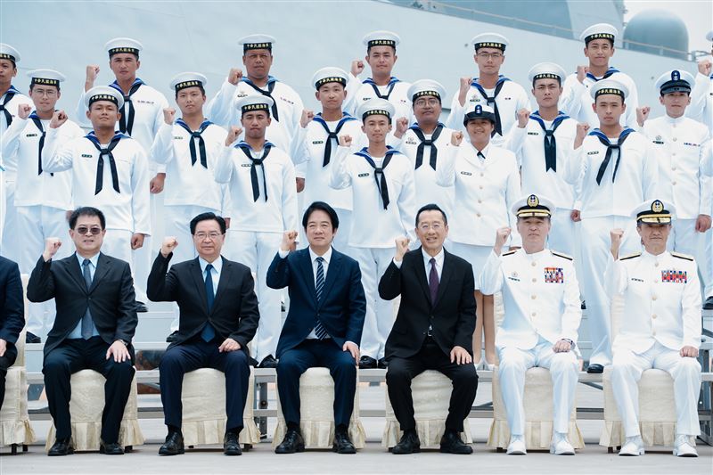 總統賴清德出席「海軍丹江軍艦成軍典禮」，再度呼籲立法院支持國防部提出的特別預算（圖／總統府提供）