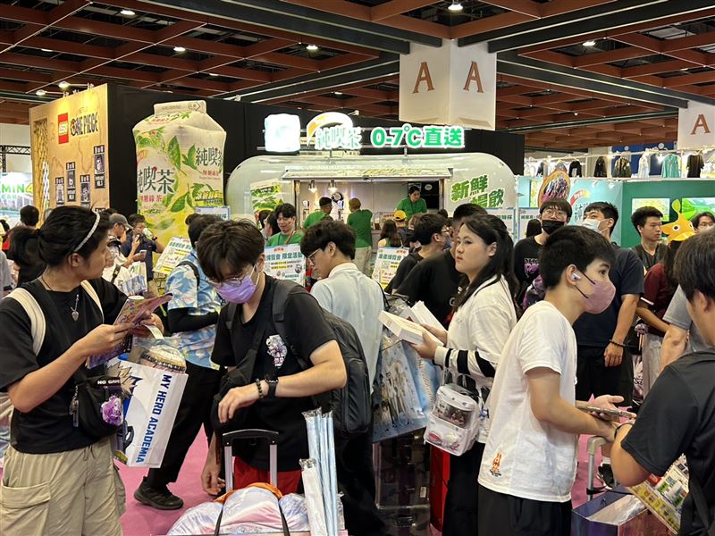 純喫茶進駐台北漫博展,以「好喝、好玩、好拍」三大體驗亮點,打造話題十足的品牌互動現場。(圖/業者提供)