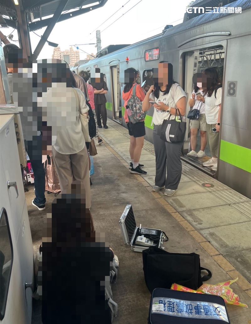 台鐵南樹林站第一月台驚傳21歲林姓女子落軌事件。(圖/翻攝畫面)