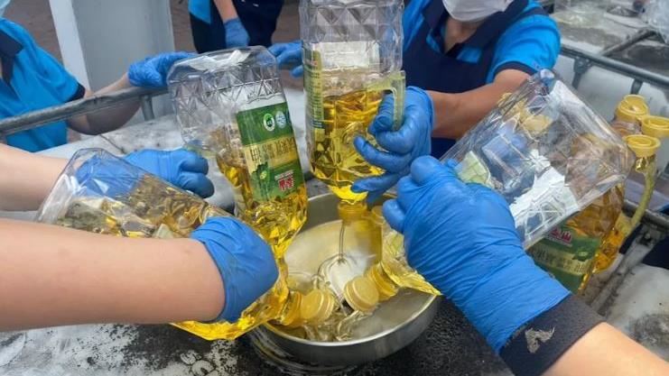 損失破億忙跟客戶協商！問題油拿去做1物
