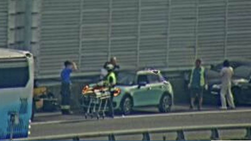 警消到場,同時出動救護車。(圖/翻攝自高公局官網)