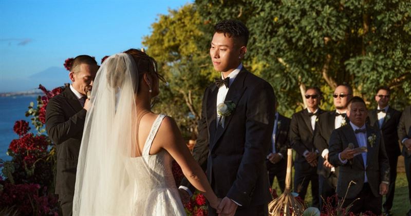 瘦子與老婆先前才在峇里島舉辦婚禮。(圖/本色音樂提供)