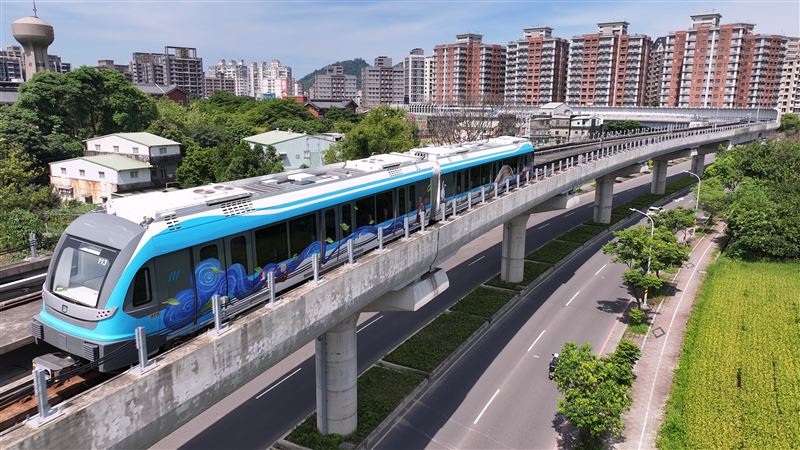 三鶯線通車滿月 原民彩繪列車開箱亮相