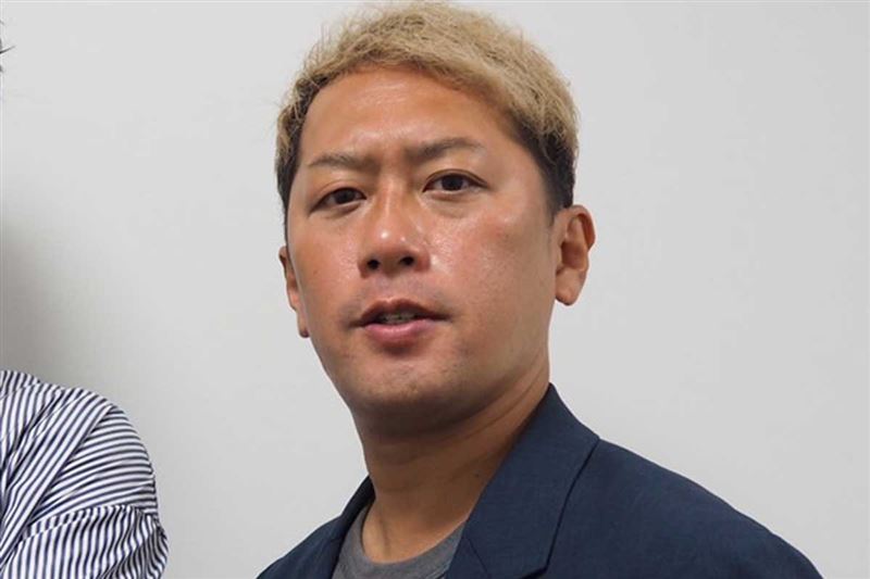 搞笑組合「LICENSE(ライセンス)」成員井本貴史。(圖/翻攝自X平台)