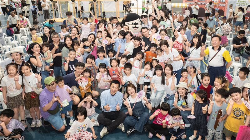 蘇巧慧在汐止舉辦「水獺媽媽樂園」,與超過千組親子同歡(圖/蘇巧慧競辦提供)