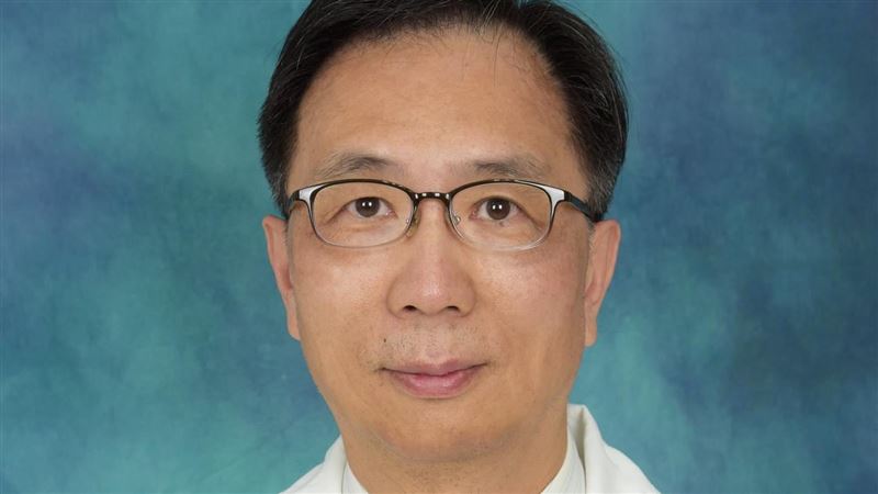 吳明賢倒下逾30日　傳找他回鍋台大醫院長