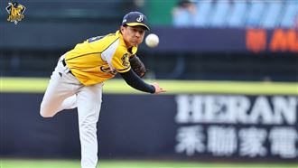 兄弟伍立辰前5局鎖獅隊　連對手教頭都讚