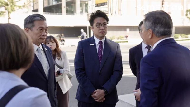 沈伯洋和綠黨團拜訪民主盟友