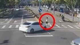 台中女遛狗被撞死！母悲：女兒隨媽祖修行