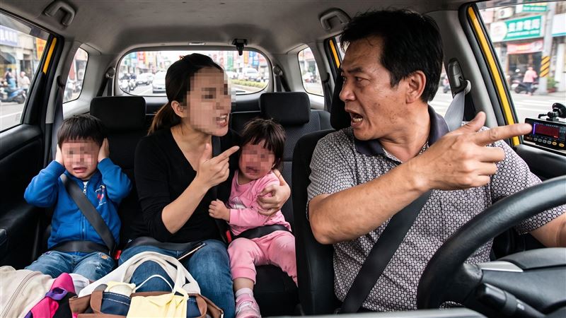 帶2子女搭小黃太吵爆口角…媽媽怒告運將