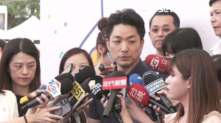 凱道「反毒油」集會結束，總統府回應「參與的縣市首長與公職人員都能儘速回到工作崗位。」台北市長蔣萬安出席兒童新樂園神天輪祈福日活動前受訪直呼不能接受。（圖／翻攝畫面）