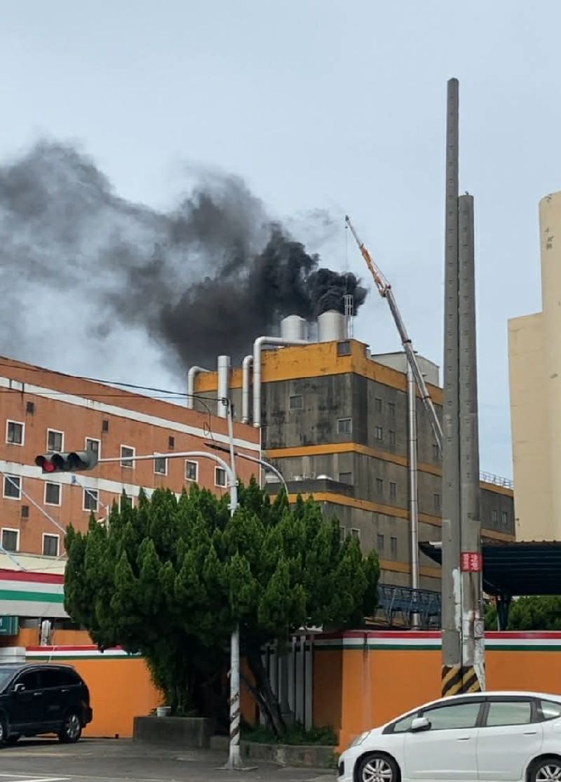 福壽實業沙鹿廠區傳出火警，引發滅證疑雲。（圖／民眾提供）