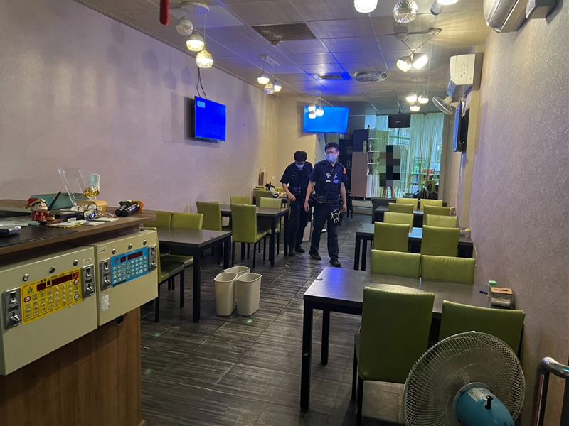 中山路上一家小吃店昨晚發生酒後糾紛。(圖/民眾提供)
