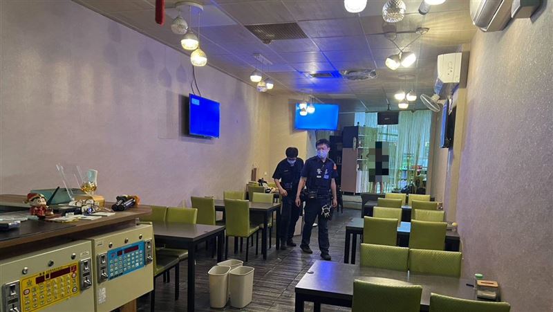 台中小吃店老闆單挑4客！雙雙濺血送醫