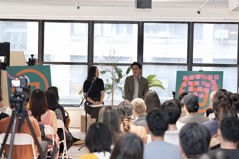 民進黨台北市長參選人沈伯洋訪美行程至紐約,與當地青年台人進行深度座談。(圖/沈伯洋競選辦公室提供)