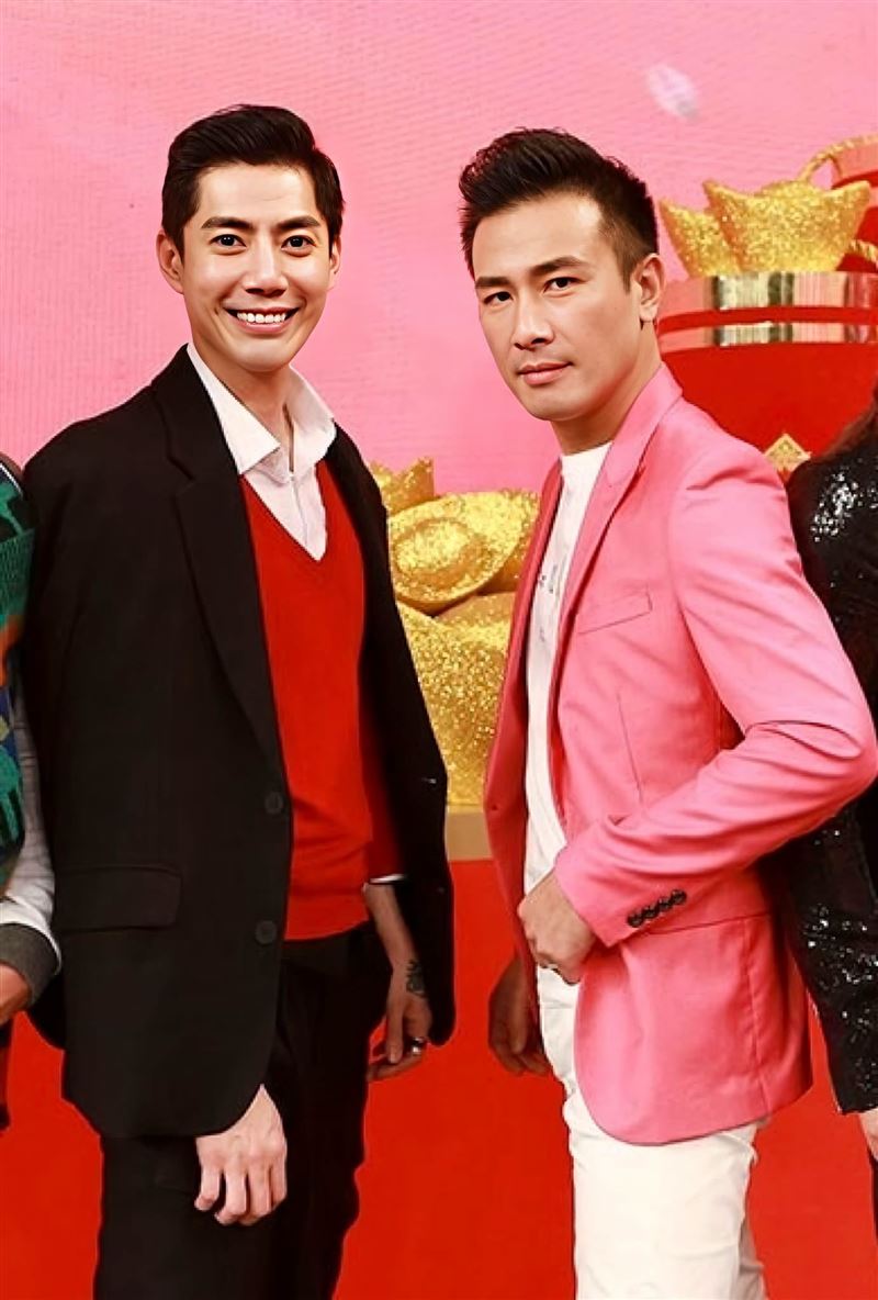 王凱(左)與傅子純(右)曾一起參演《市井豪門》,如今兩人相繼離世。(圖/翻攝自兵家綺臉書)