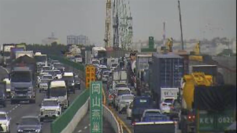 新／塞爆！國道事故堵7公里…時速不到20
