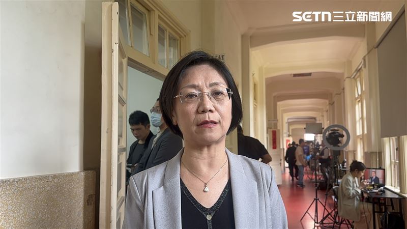 導演葉天倫開轟,投給藍白,就是投給不會排隊的翁曉玲。(圖/記者詹宜庭攝影)