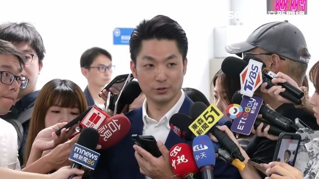 蔣萬安出席台北市新生運動館開幕記者會前受訪（圖／翻攝畫面）