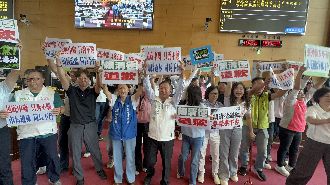 問題油品案誰是門神？　藍綠台中議會互嗆