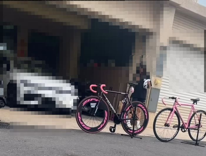 少年與女友是學校班對,感情非常好,常相約外出騎車。(圖/民眾提供)