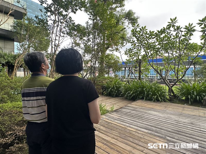 楊爸爸與楊媽媽無奈表示,明明死的是自己的兒子,但在整個訴訟過程中,身為被害人父母的他們,卻始終覺得自己像是配角,司法投注更多心力理解與保護加害少年,卻鮮少有人關心被留下來的家屬。(圖/記者張雅筑攝)