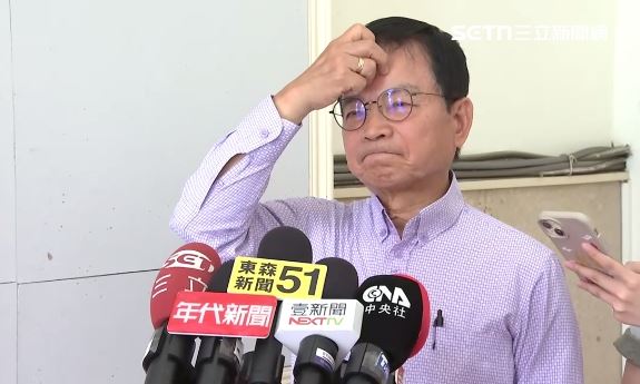總統府呼籲速回崗位，賴士葆氣炸說，政府甩鍋立法院、甩鍋地方、甩鍋廠商，還回應說回去工作，怎麼可以這麼冷血（圖／翻攝畫面）