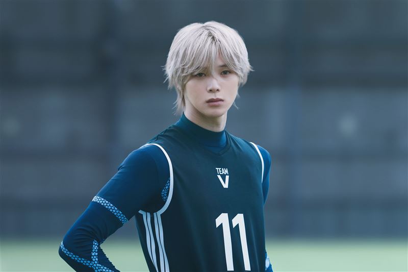 「&amp;TEAM」成員K飾演天才球員「凪誠士郎」，正式以電影演員身分出道。（圖／甲上娛樂提供）