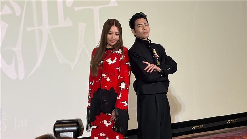 蕭敬騰與A-Lin出席《愛上你不是我決定》微電影首映會。（圖／記者徐珮華攝影）