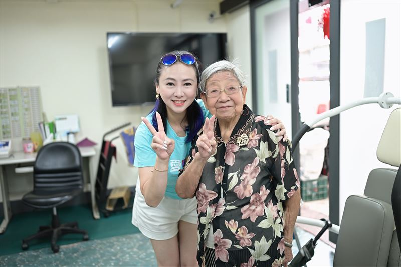 翁虹回台灣。(圖/台灣優質生命協會提供)